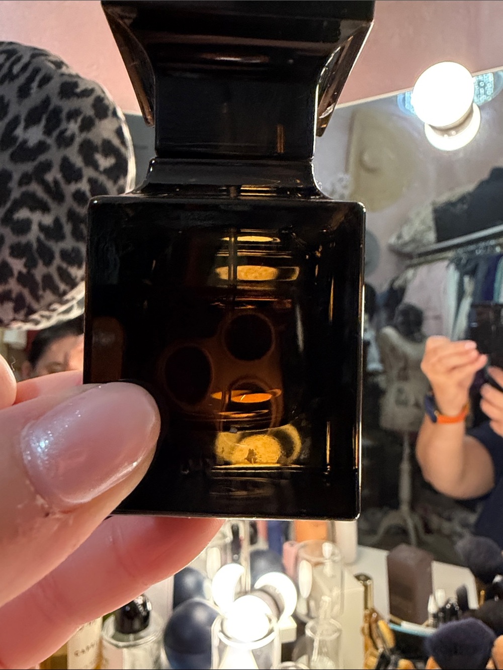 Tom Ford Tobacco Vanille Black and Gold Perfume Bottle - Picture 3 of 4